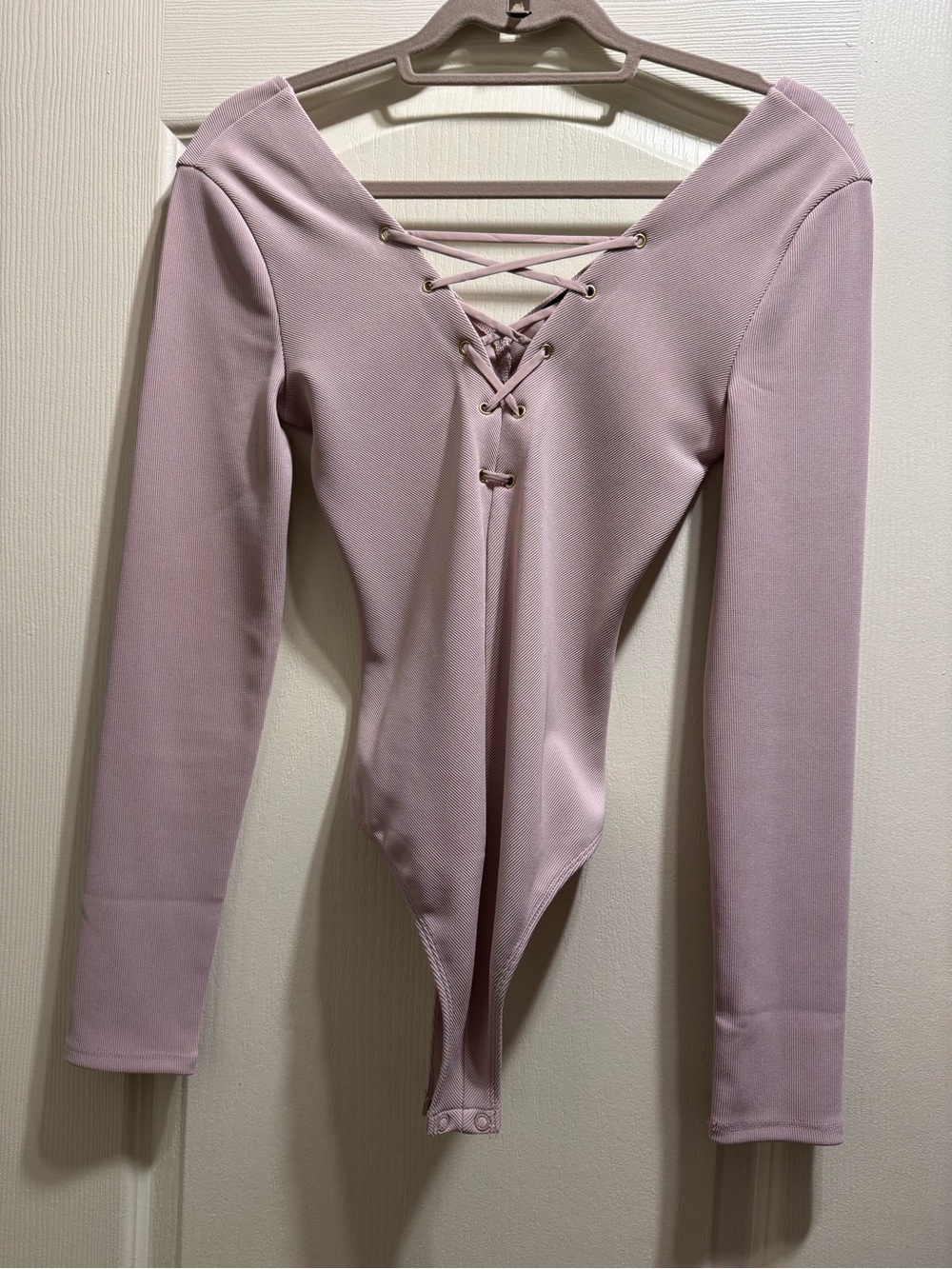 Express Lace-Up V-Neck Long Sleeve Bodysuit - Light Pink mauve lilac colour
